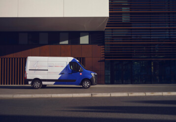 Nijwa-Zero-Renault-Master-E-Tech-geparkeerd-in-de-stad Nijwa-Zero-Renault-Master-E-Tech-geparkeerd-in-de-stad